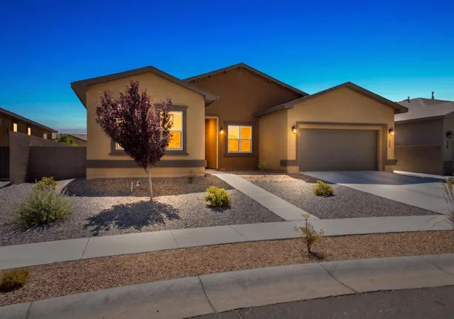 Homes for sale in Los Lunas, NM | 520 Pecos River Rd Sw, Los Lunas, NM 87031 | MLS# 1106218
