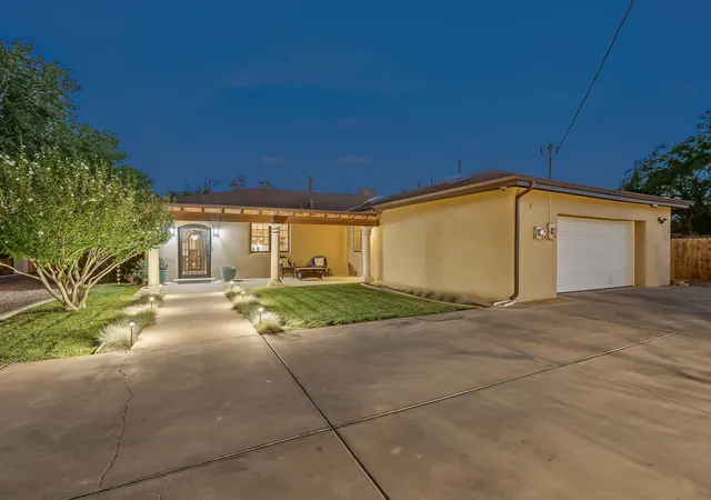 Homes for sale in Los Ranchos, NM | 334 Vineyard Rd Nw, Los Ranchos, NM 87107 | MLS# 1106228