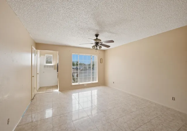 Homes for sale in Los Lunas, NM | 251 Luna Ave Ne, Los Lunas, NM 87031 | MLS# 1106272