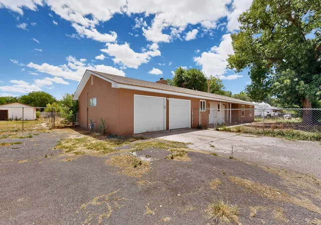 Photo 2 of Sale Pending at 1935 El Dorado Loop, Bosque Farms, NM 87068 | MLS# 1106292 | Listing updated on 2026-08-21