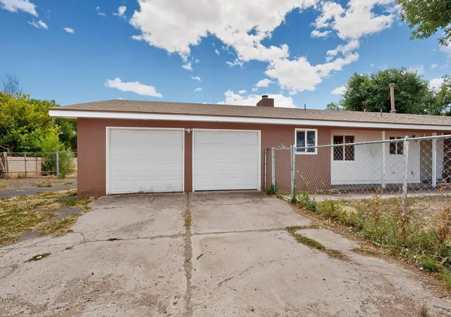 Photo 3 of Sale Pending at 1935 El Dorado Loop, Bosque Farms, NM 87068 | MLS# 1106292 | Listing updated on 2026-08-21