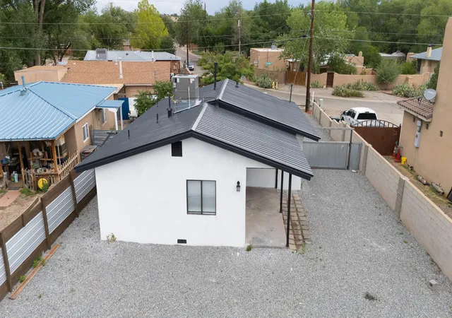 Photo 2 of Single family home for sale at 2800 Duranes Rd Nw, Albuquerque, NM 87104 | MLS# 1106297 | Listing updated on 2026-08-26