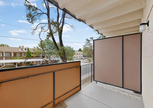 Homes for sale in Albuquerque, NM | 1100 Alvarado Dr Se #APT 202, Albuquerque, NM 87108 | MLS# 1106277