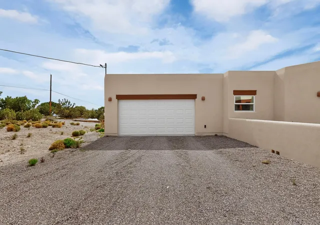 Homes for sale in Placitas, NM | 29 Ridge Rd, Placitas, NM 87043 | MLS# 1106341