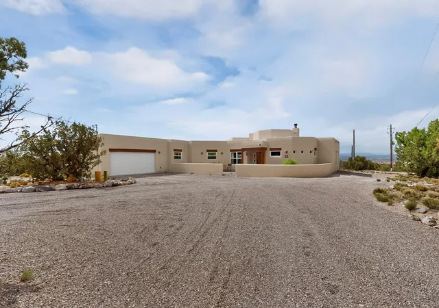 Homes for sale in Placitas, NM | 29 Ridge Rd, Placitas, NM 87043 | MLS# 1106341