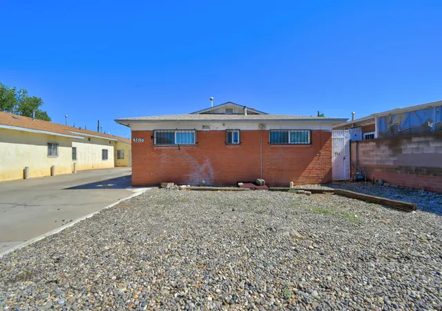 Photo 2 of Multi family home for sale at 3513 Crest Ave Se, Albuquerque, NM 87106 | MLS# 1106390 | Listing updated on 2026-08-27