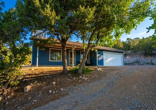 2nd image of 47 Puntilla Dr, Tijeras, NM 87059 | MLS# 1106403