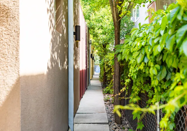 2nd image of 1203 Iron Ave Sw #APT 2, Albuquerque, NM 87102 | MLS# 1106410