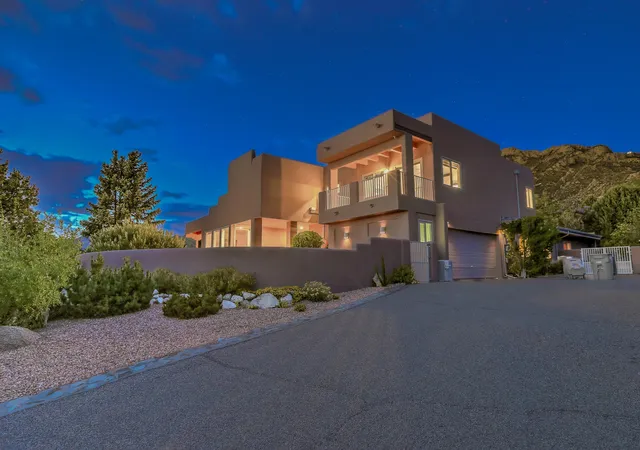 Homes for sale in Albuquerque, NM | 626 Black Hawk Dr Ne, Albuquerque, NM 87122 | MLS# 1106689