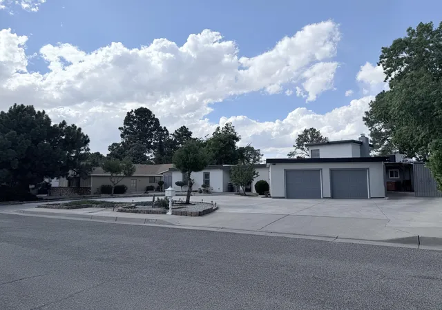 Photo 2 of Single family home for sale at 7209 Vista Del Arroyo Ave Ne, Albuquerque, NM 87109 | MLS# 1106737 | Listing updated on 2026-07-30