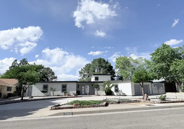 Photo 3 of Single family home for sale at 7209 Vista Del Arroyo Ave Ne, Albuquerque, NM 87109 | MLS# 1106737 | Listing updated on 2026-07-30