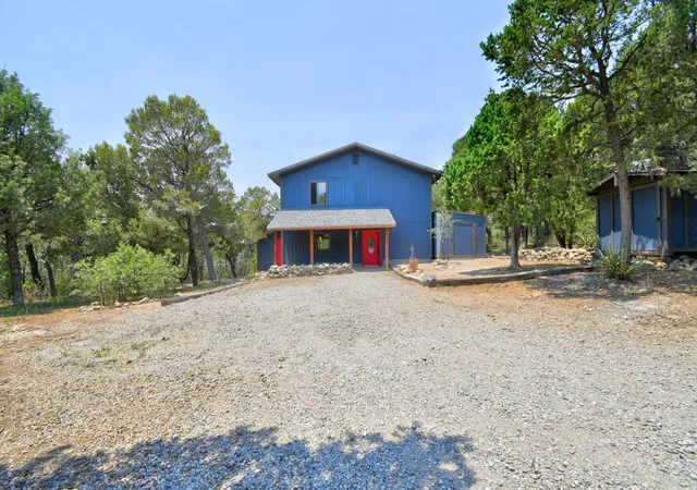 Homes for sale in Tijeras, NM | 216 Raven Rd, Tijeras, NM 87059 | MLS# 1106764