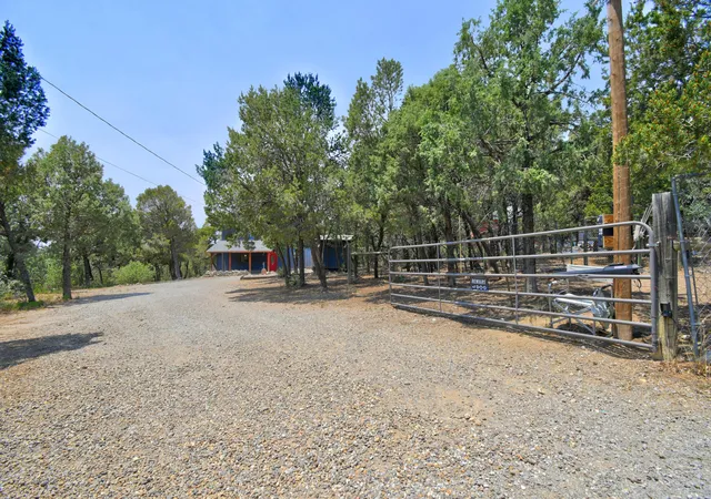 Homes for sale in Tijeras, NM | 216 Raven Rd, Tijeras, NM 87059 | MLS# 1106764