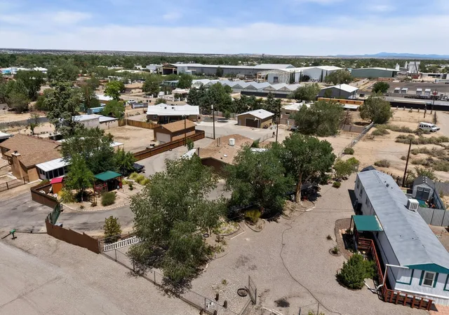 Photo 21 of Single family home for sale at 103 Green Valley Rd Nw, Los Ranchos, NM 87107 | MLS# 1106766 | Listing updated on 2026-07-22