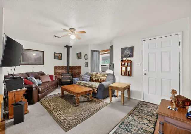 Photo 4 of Single family home for sale at 103 Green Valley Rd NW, Los Ranchos, NM 87107 | MLS# 1106766 | Listing updated on 2026-07-22