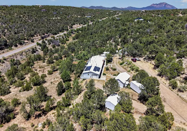 Photo 4 of Single family home for sale at 13 Calle Del Poniente, Tijeras, NM 87059 | MLS# 1106788 | Listing updated on 2026-08-23