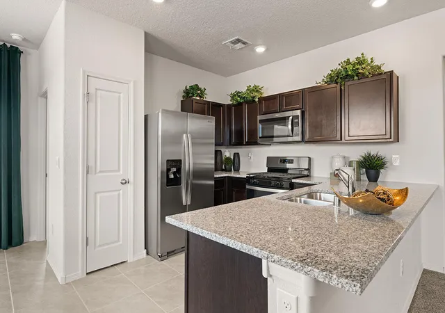 3rd image of 8 Seguro Ct Nw, Los Lunas, NM 87031 | MLS# 1106882