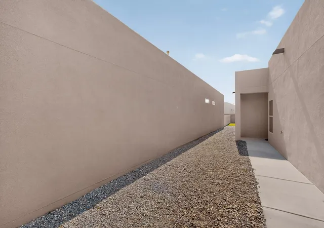 Homes for sale in Los Lunas, NM | 1429 Tierra Verde Loop Nw, Los Lunas, NM 87031 | MLS# 1106885