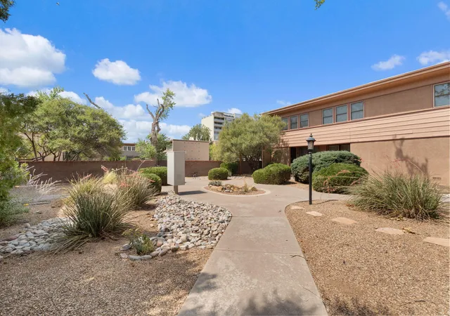 4th image of 1405 San Carlos Rd Sw #3, Albuquerque, NM 87104 | MLS# 1106886