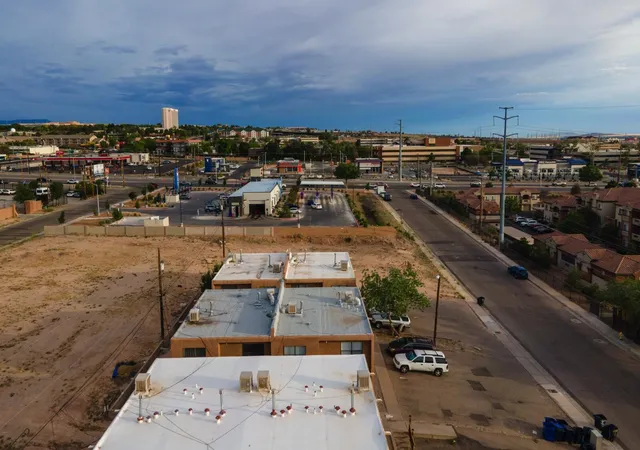 Photo 4 of House for sale at 1928 Buena Vista Dr SE, Albuquerque, NM 87106 | MLS# 1106970 | Listing updated on 2026-07-22