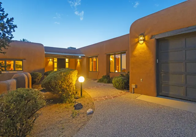 Homes for sale in Albuquerque, NM | 72 Pinon Hill Pl Ne, Albuquerque, NM 87122 | MLS# 1106971