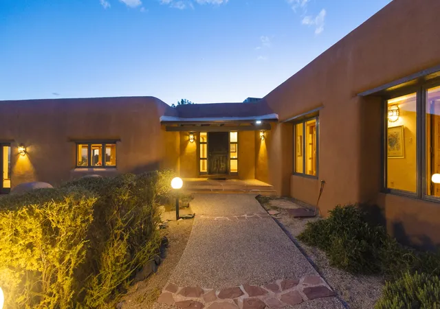 Homes for sale in Albuquerque, NM | 72 Pinon Hill Pl Ne, Albuquerque, NM 87122 | MLS# 1106971