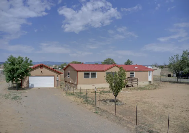 Photo 1 of Sale Pending at 7 Amparan Ln, Edgewood, NM 87015 | MLS# 1106975 | Listing updated on 2026-08-05