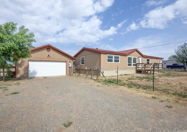 Photo 3 of Sale Pending at 7 Amparan Ln, Edgewood, NM 87015 | MLS# 1106975 | Listing updated on 2026-08-05