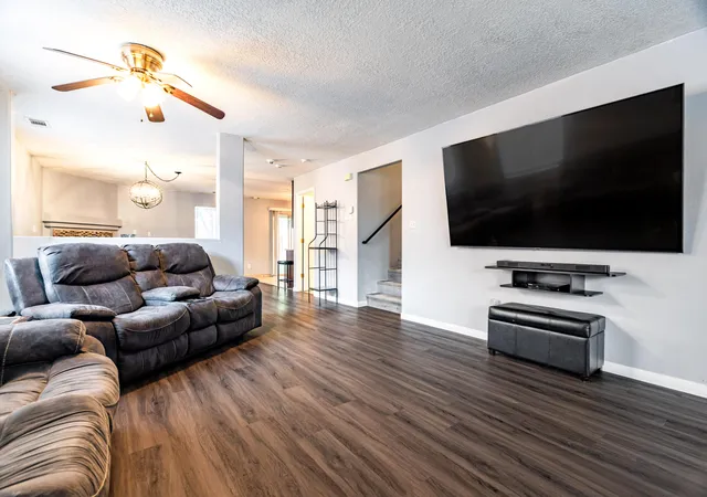 Photo 3 of Sale Pending at 10801 Stonebrook Pl Nw, Albuquerque, NM 87114 | MLS# 1106995 | Listing updated on 2026-08-27