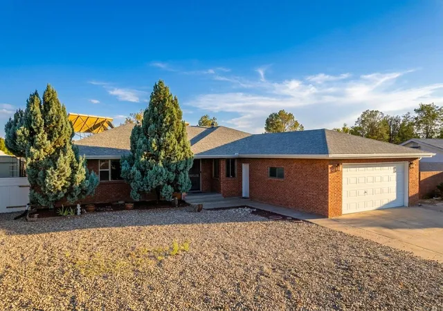 Homes for sale in Rio Communities, NM | 622 Palmer Ln, Rio Communities, NM 87002 | MLS# 1107124