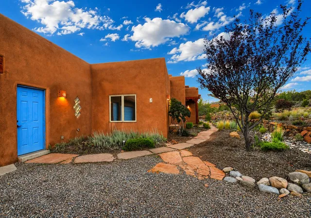 Homes for sale in Placitas, NM | 16 Mimbres Rd Sw, Placitas, NM 87043 | MLS# 1107126