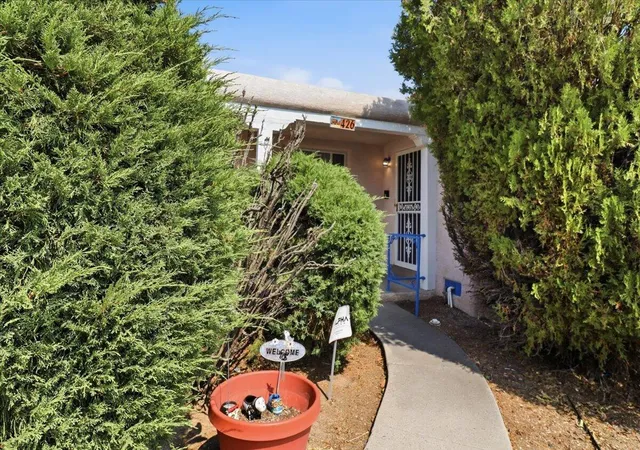 Photo 3 of Sale Pending at 426 Espanola St Ne, Albuquerque, NM 87108 | MLS# 1107130 | Listing updated on 2026-08-26