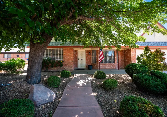 Photo 2 of Single family home for sale at 1408 Hiawatha Dr NE, Albuquerque, NM 87112 | MLS# 1107187 | Listing updated on 2026-08-28