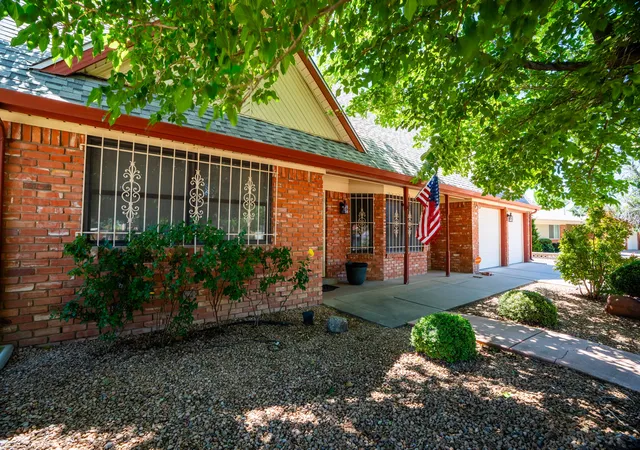 Photo 3 of Single family home for sale at 1408 Hiawatha Dr NE, Albuquerque, NM 87112 | MLS# 1107187 | Listing updated on 2026-08-28