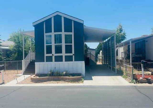 Photo 2 of Sale Pending at 583 Elk Dr Se, Albuquerque, NM 87123 | MLS# 1107240 | Listing updated on 2026-08-16