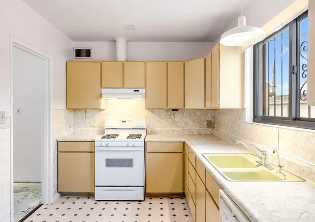Photo 2 of Sale Pending at 2721 Bel Air Dr NE, Albuquerque, NM 87110 | MLS# 1107296 | Listing updated on 2026-08-26