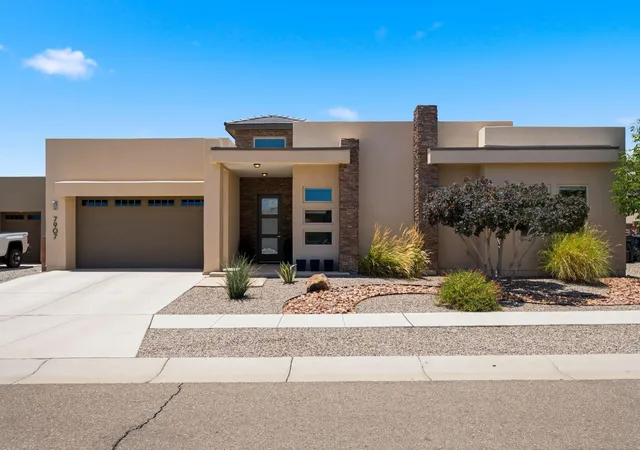 Photo 2 of Sale Pending at 7907 Tiburon Hills Dr Nw, Albuquerque, NM 87120 | MLS# 1107303 | Listing updated on 2026-08-22