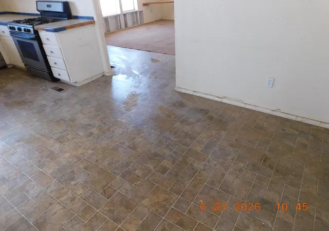 Photo 3 of Manufactured home for sale at 673 Meadowlake Rd, Los Lunas, NM 87031 | MLS# 1107349 | Listing updated on 2026-08-06