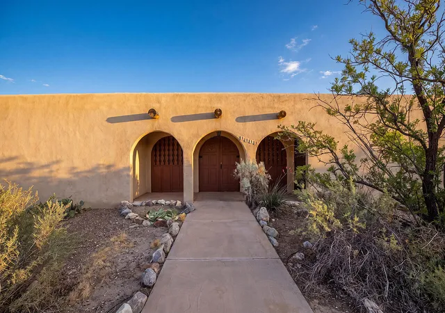Photo 2 of Single family home for sale at 14 San Fernando Ave, Los Lunas, NM 87031 | MLS# 1107249 | Listing updated on 2026-08-17