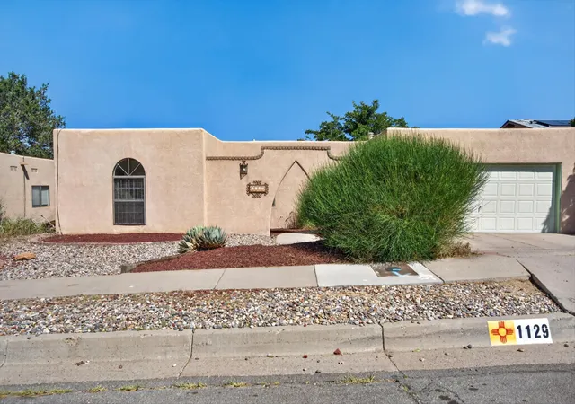 Photo 3 of Single family home for sale at 1129 Monte Largo Dr NE, Albuquerque, NM 87123 | MLS# 1107357 | Listing updated on 2026-08-09