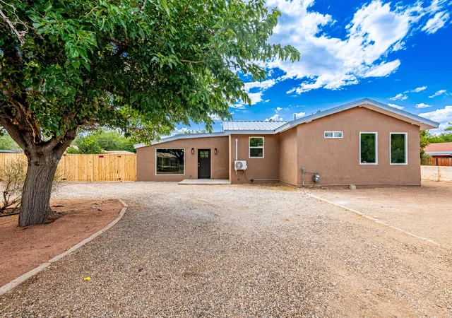 Photo 2 of Single family home for sale at 6667 Elwood Dr Nw, Los Ranchos, NM 87107 | MLS# 1107364 | Listing updated on 2026-09-01