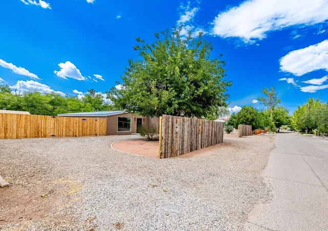 Photo 59 of Single family home for sale at 6667 Elwood Dr Nw, Los Ranchos, NM 87107 | MLS# 1107364 | Listing updated on 2026-09-01