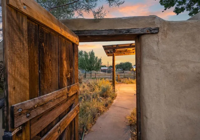 2nd image of 16 Bennett Rd, Los Lunas, NM 87031 | MLS# 1107378