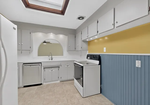 3rd image of 716 Kentucky St Se, Albuquerque, NM 87108 | MLS# 1107408