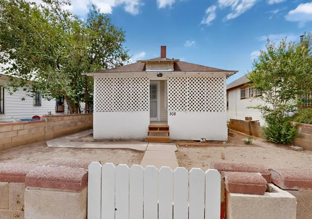 Photo 3 of Single family home for sale at 508 Marble Ave Nw, Albuquerque, NM 87102 | MLS# 1107426 | Listing updated on 2026-08-18