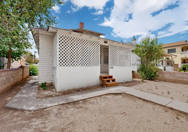 Photo 4 of Single family home for sale at 508 Marble Ave NW, Albuquerque, NM 87102 | MLS# 1107426 | Listing updated on 2026-08-18