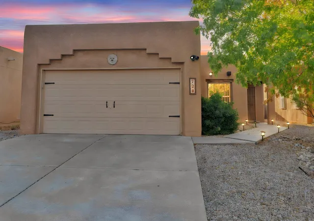 Homes for sale in Albuquerque, NM | 724 Nicklaus Dr Sw, Albuquerque, NM 87121 | MLS# 1107435
