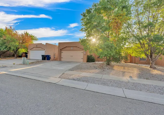 Homes for sale in Albuquerque, NM | 724 Nicklaus Dr Sw, Albuquerque, NM 87121 | MLS# 1107435