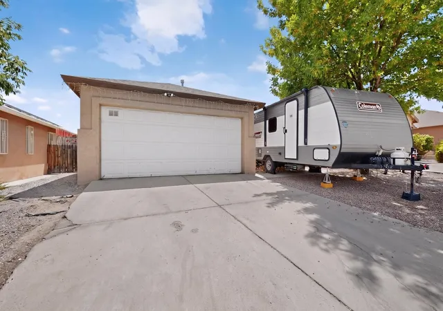 Photo 2 of Sale Pending at 10012 Rawhide Ave Sw, Albuquerque, NM 87121 | MLS# 1107437 | Listing updated on 2026-08-22