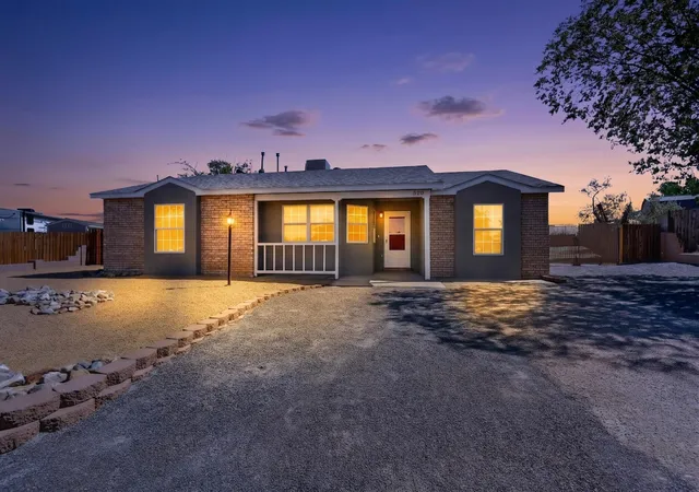 1st image of 520 Apache Loop Sw, Rio Rancho, NM 87124 | MLS# 1107444